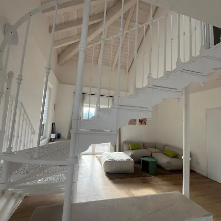 Apartament Roma 8 *